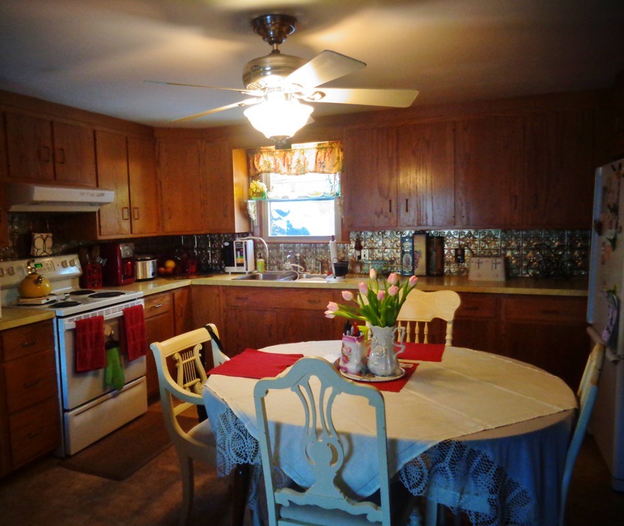 9 Farrell Court Wareham, MA 02576 - Photo 5 of 12 Gallery Image 5