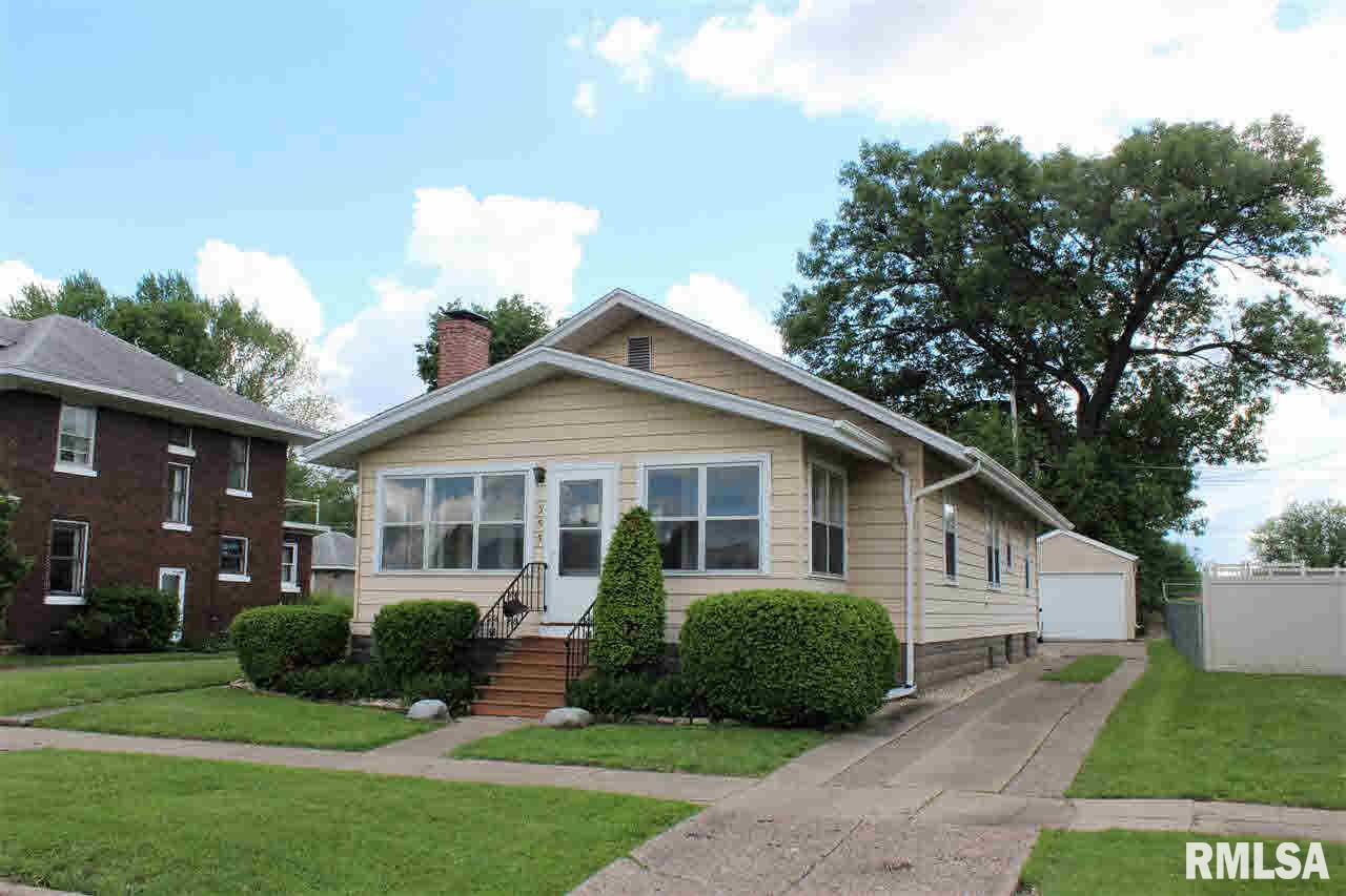 355 19th Place Clinton, IA 52732 - Photo 1 of 22 Gallery Image 1