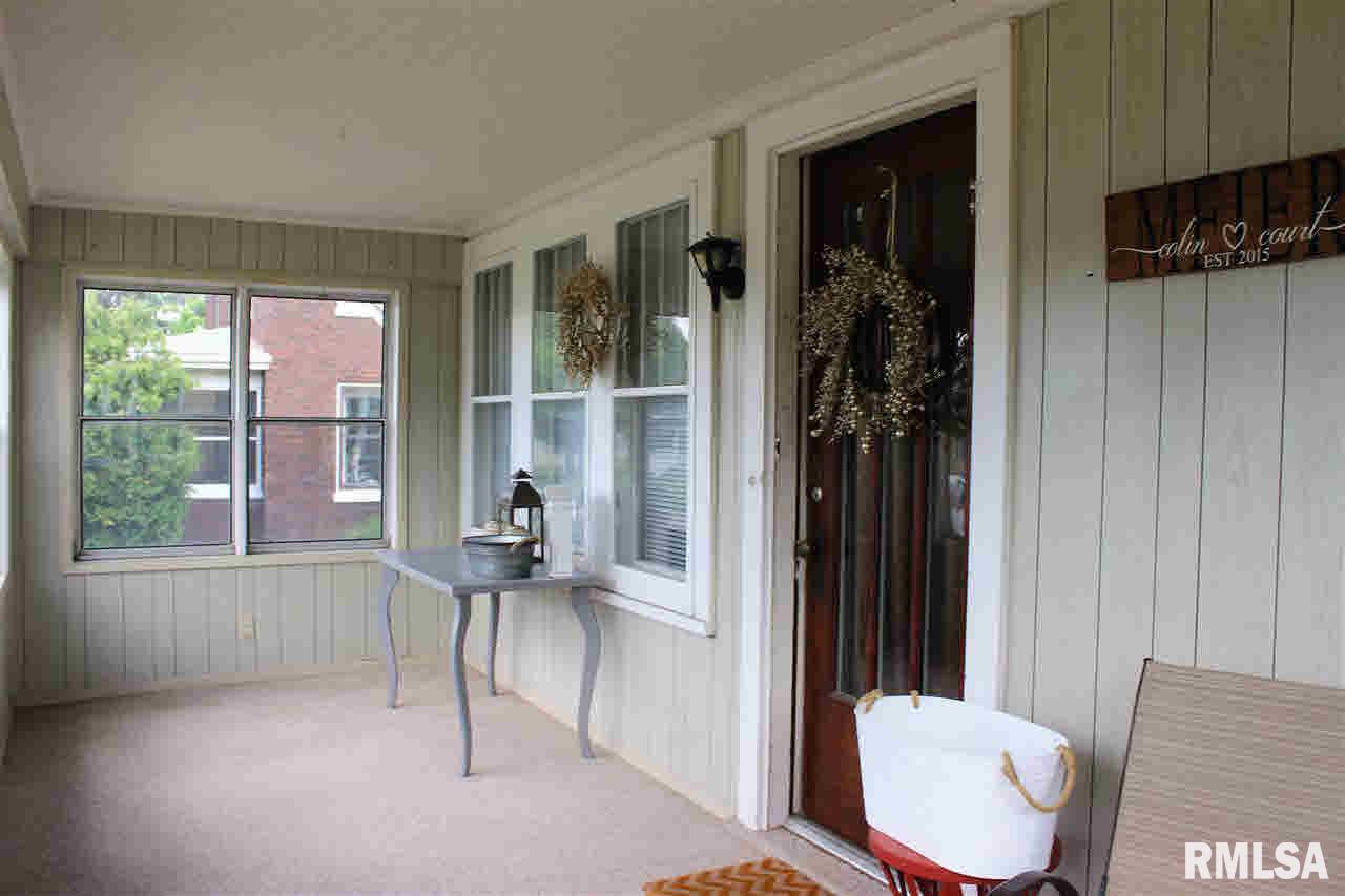 355 19th Place Clinton, IA 52732 - Photo 3 of 22 Gallery Image 3