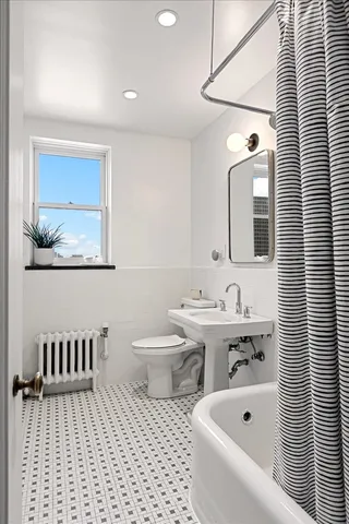 $638,500 | 431 West Oakdale Avenue, Unit 13D, Chicago, IL 60657