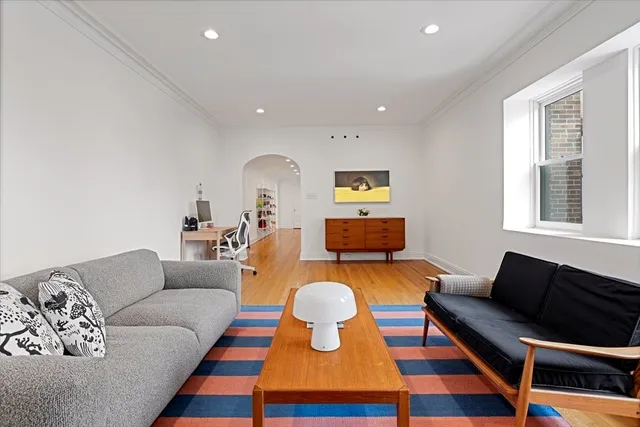 $638,500 | 431 West Oakdale Avenue, Unit 13D, Chicago, IL 60657