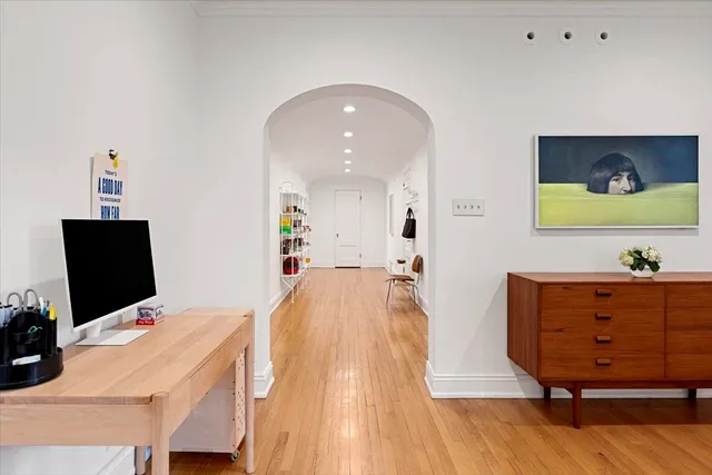 $638,500 | 431 West Oakdale Avenue, Unit 13D, Chicago, IL 60657