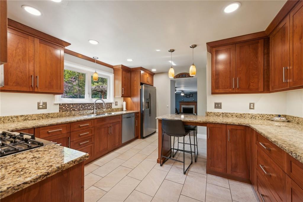 11267 Drop Road Irwin, PA 15642 - Photo 8 of 42 Gallery Image 8
