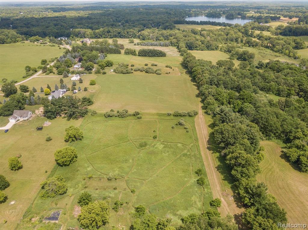 Vac Bentley Lake Road Howell, MI 48843 - Photo 2 of 16