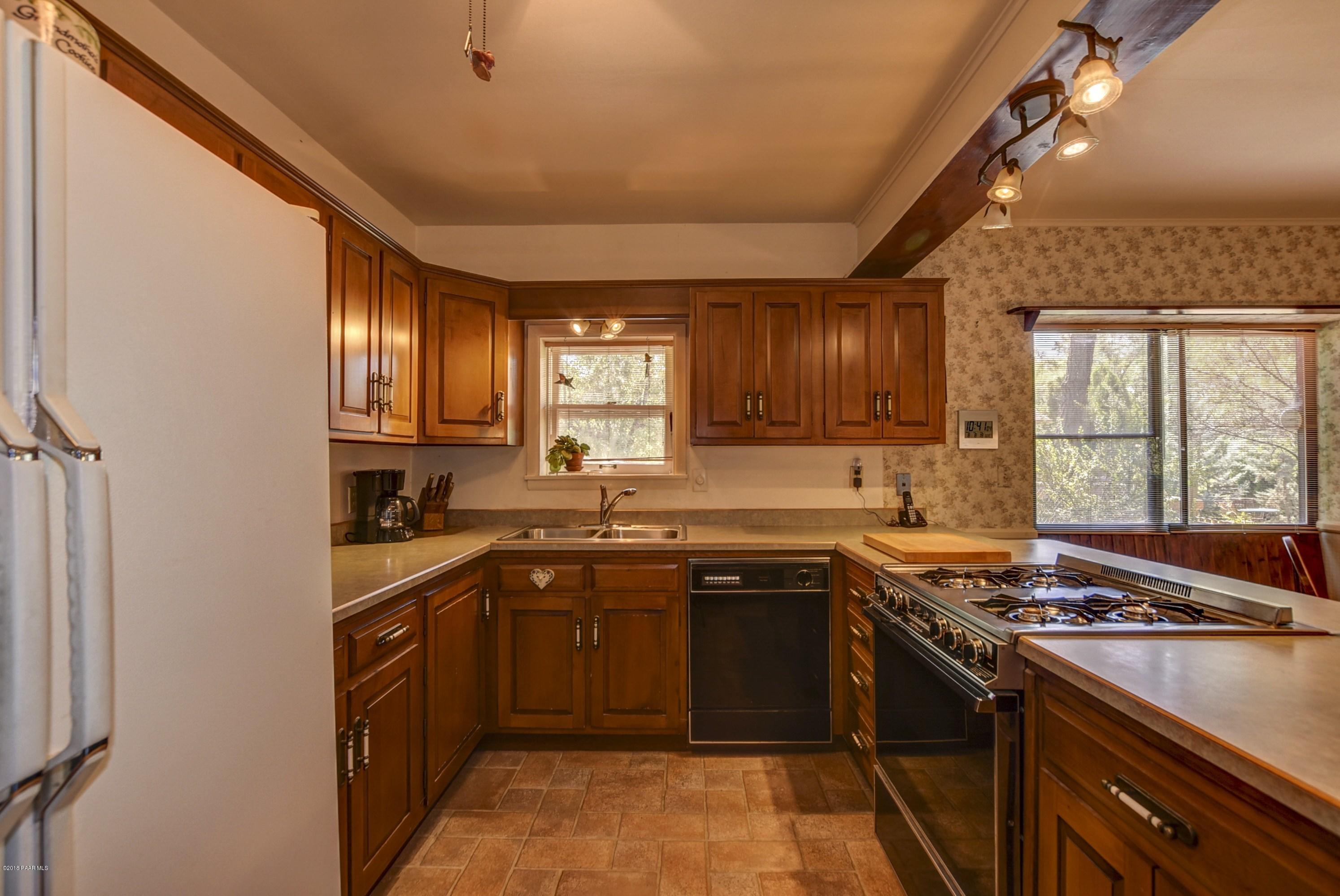 1838 Idylwild Road Prescott, AZ 86305 - Photo 16 of 42 016_Kitchen