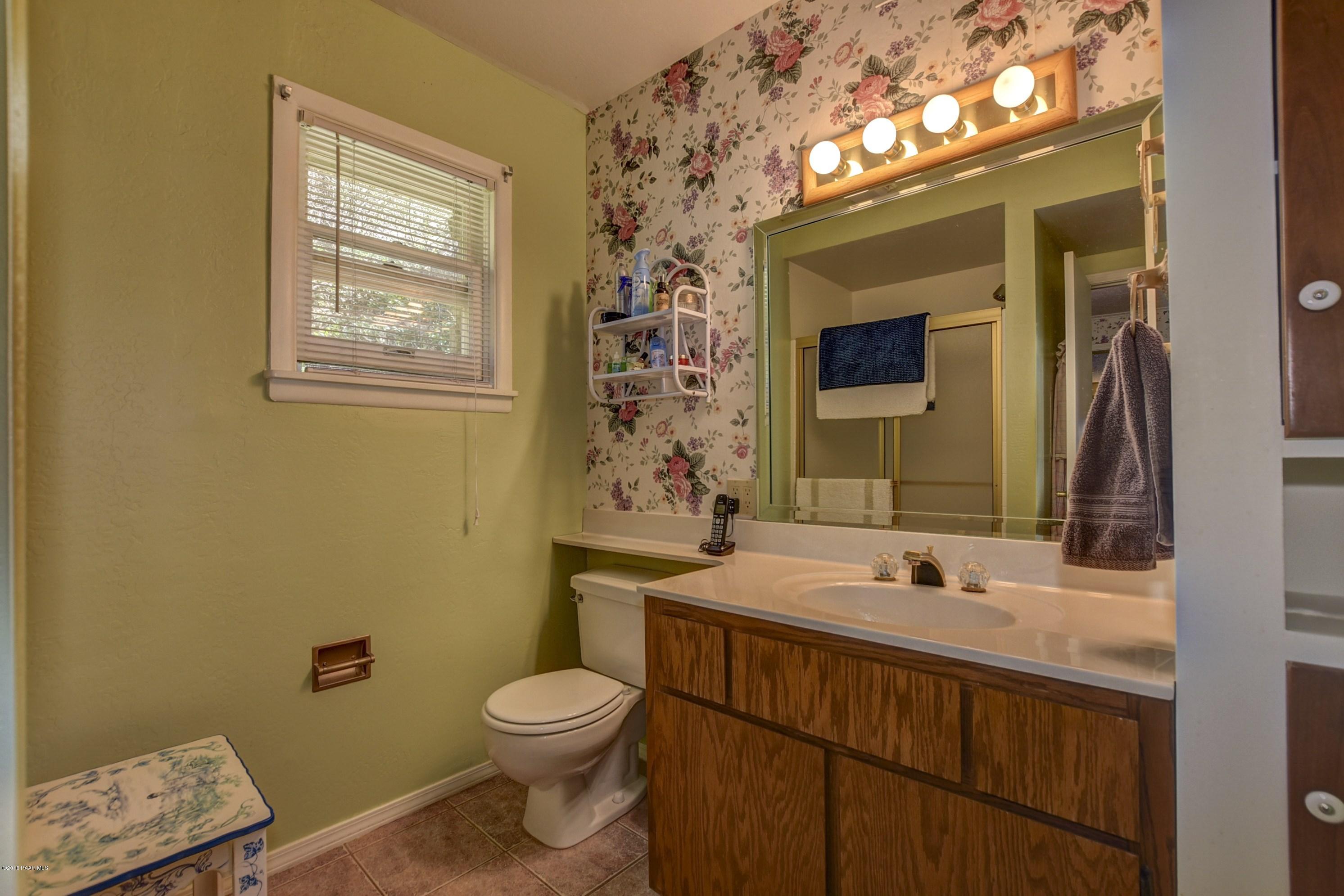 1838 Idylwild Road Prescott, AZ 86305 - Photo 22 of 42 022_Master Bathroom
