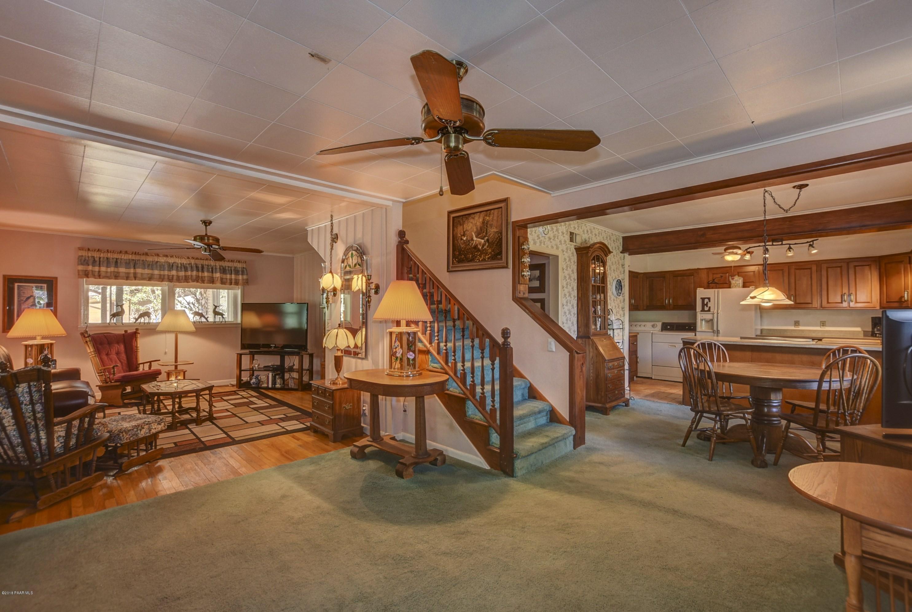 1838 Idylwild Road Prescott, AZ 86305 - Photo 7 of 42 007_Foyer