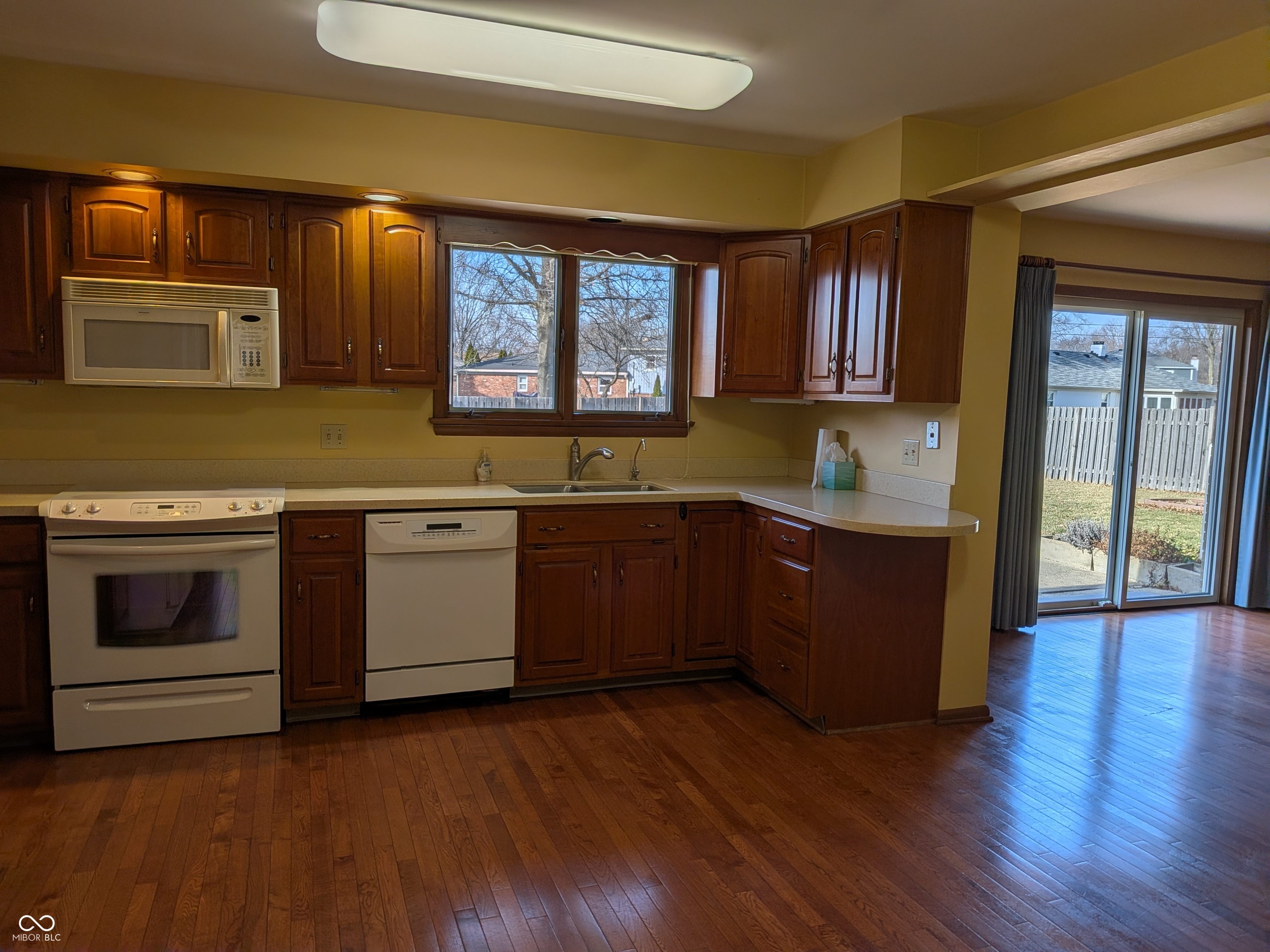 7148 Vauxhall Road Indianapolis, IN 46250 - Photo 7 of 18