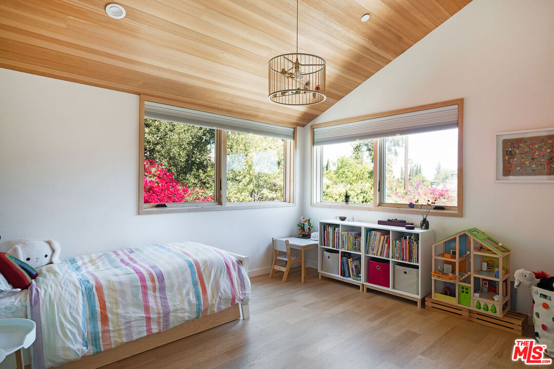 2634 Silver Ridge Avenue Los Angeles, CA 90039 - Photo 32 of 44 a very nice looking room with a large window