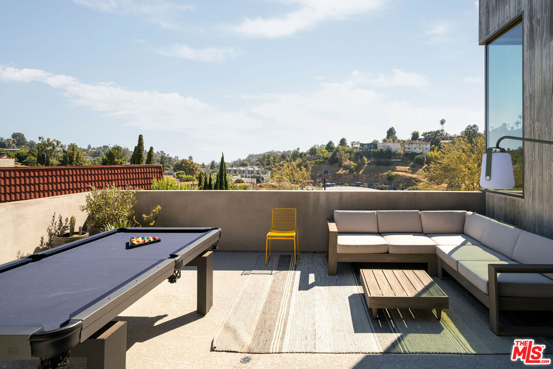 2634 Silver Ridge Avenue Los Angeles, CA 90039 - Photo 40 of 44 a terrace view with seating space