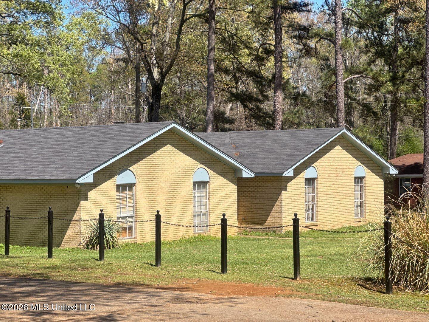 1724 Hamilton Boulevard Jackson, MS 39213 - Photo 2 of 2 2