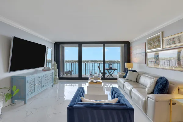 $4,500 | 130 Lakeshore Drive, Unit 1121, North Palm Beach, FL 33408