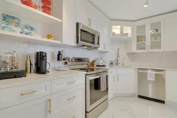$4,500 | 130 Lakeshore Drive, Unit 1121, North Palm Beach, FL 33408