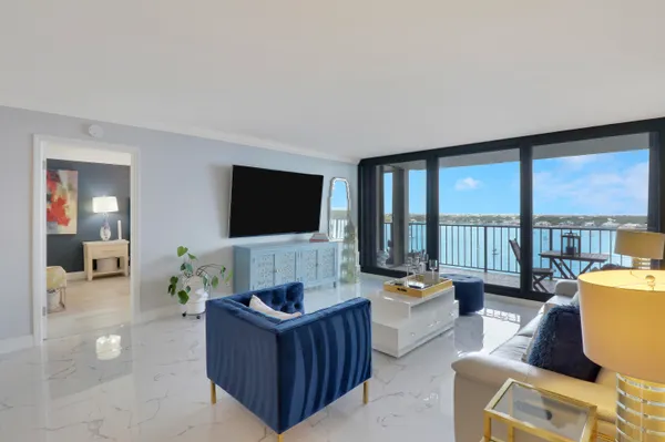 $4,500 | 130 Lakeshore Drive, Unit 1121, North Palm Beach, FL 33408