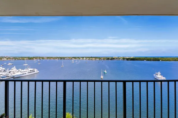 $4,500 | 130 Lakeshore Drive, Unit 1121, North Palm Beach, FL 33408