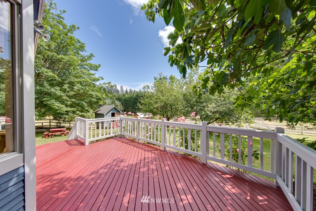 13398 Manzanita Road Northeast Bainbridge Island, WA 98110 - Photo 12 of 25