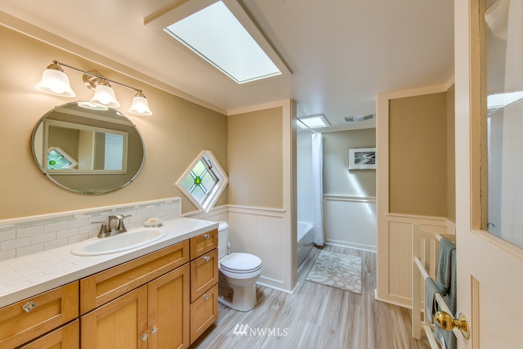 13398 Manzanita Road Northeast Bainbridge Island, WA 98110 - Photo 15 of 25