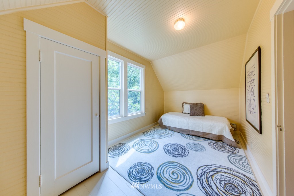 13398 Manzanita Road Northeast Bainbridge Island, WA 98110 - Photo 19 of 25