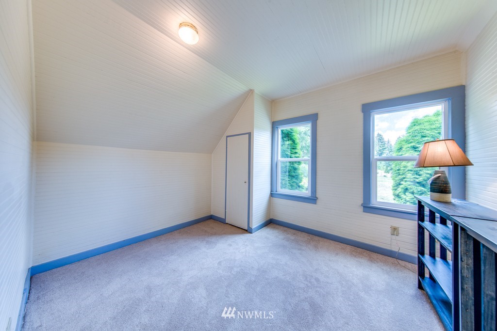 13398 Manzanita Road Northeast Bainbridge Island, WA 98110 - Photo 21 of 25