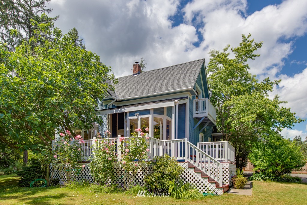 13398 Manzanita Road Northeast Bainbridge Island, WA 98110 - Photo 5 of 25