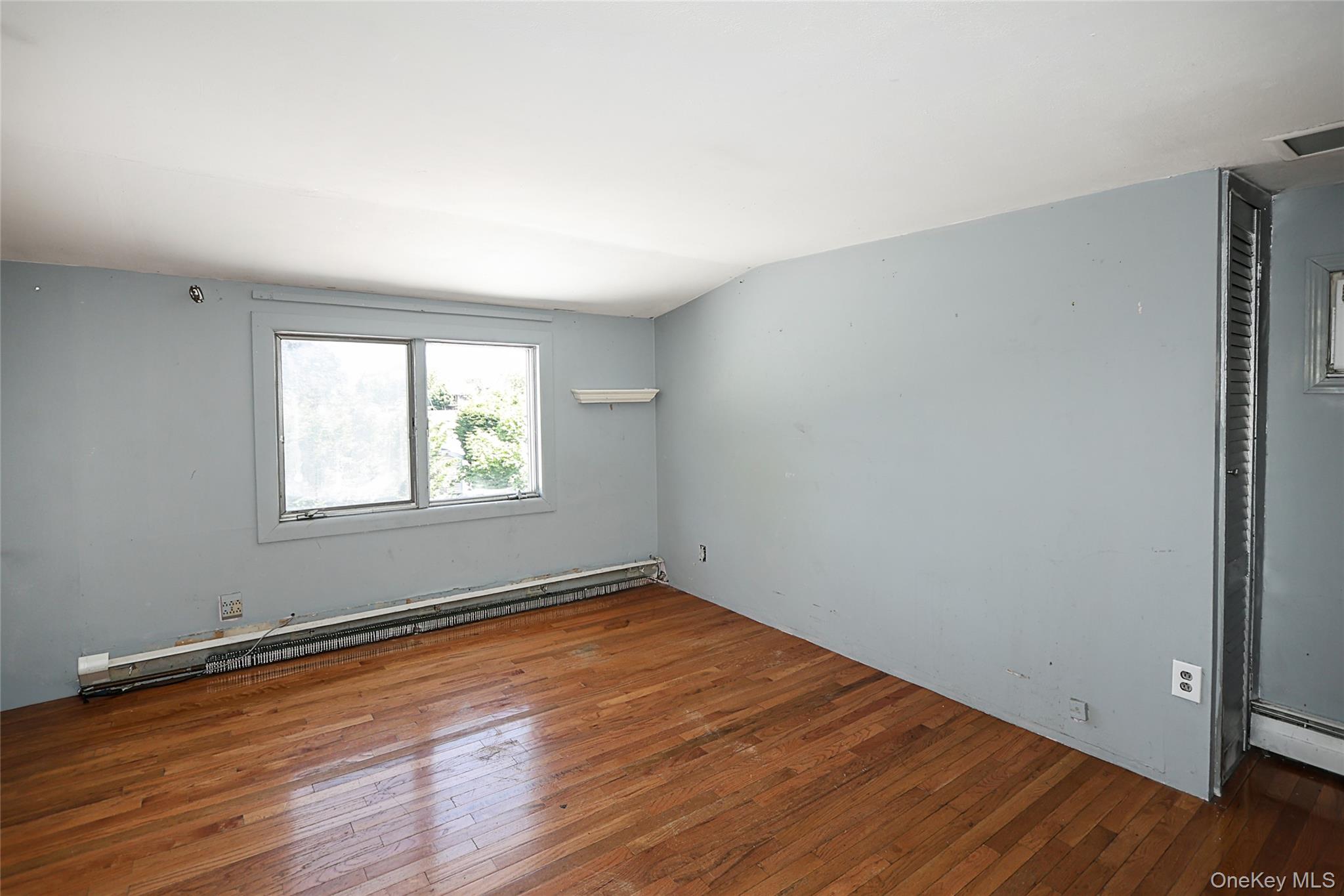 20 East Clearwater Road Lindenhurst, NY 11757 - Photo 28 of 41