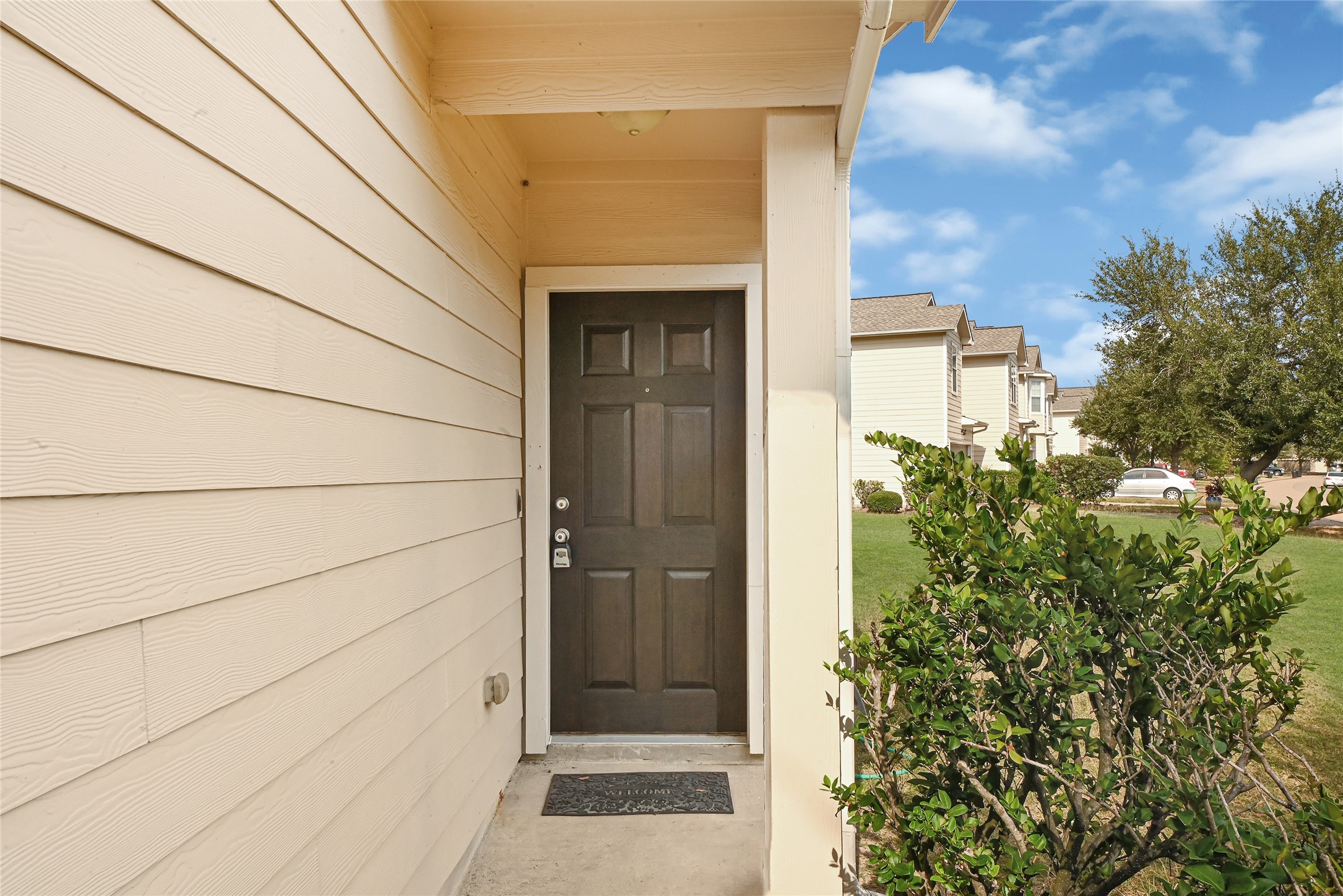 5010 Dartmoor Ridge Trail Houston, TX 77066 - Photo 3 of 28 a view of a wooden door