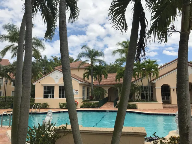 $1,650 | 1739 Village Boulevard, Unit 207, West Palm Beach, FL 33409