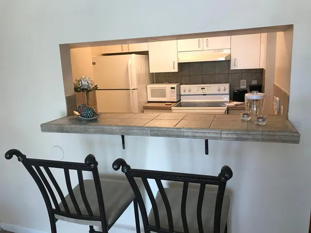 $1,650 | 1739 Village Boulevard, Unit 207, West Palm Beach, FL 33409