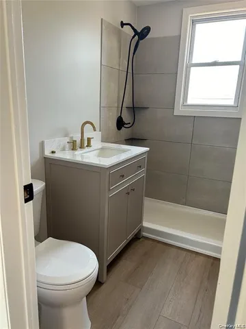 $2,500 | 27 Willoughby Place, Unit 2, West Islip, NY 11795