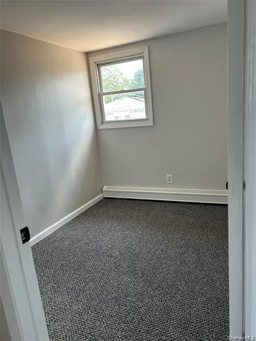 $2,500 | 27 Willoughby Place, Unit 2, West Islip, NY 11795