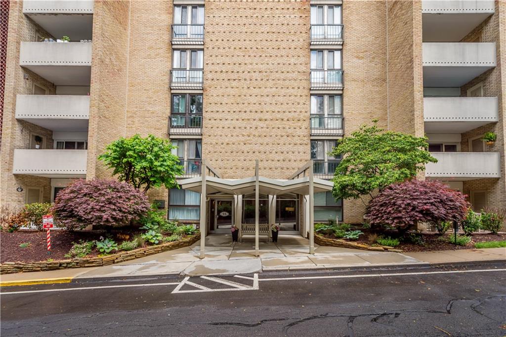 55 Highland Road, Unit 205 Bethel Park, PA 15102 - Photo 3 of 34