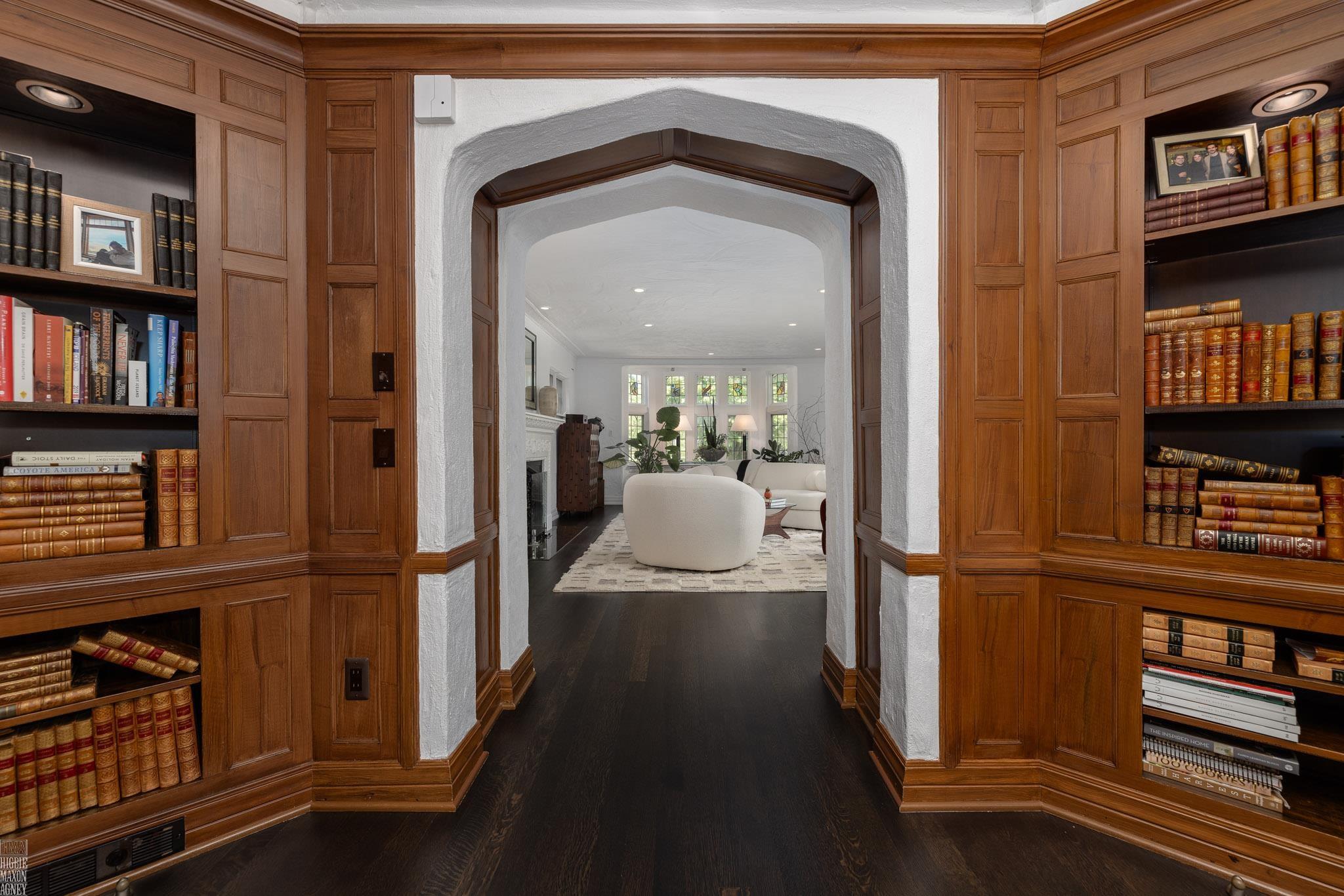 813 Trombley Road Grosse Pointe, MI 48230 - Photo 13 of 77 50146827-a0cee026-8880-4b6f-b827-db7e1d02f179.JPG