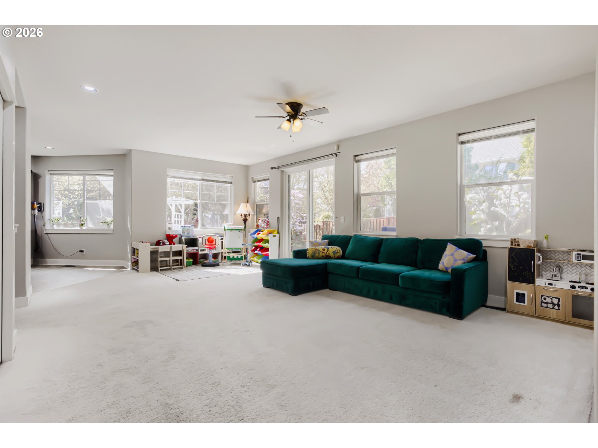 16764 Southwest Rogue River Terrace Beaverton, OR 97006 - Photo 7 of 30