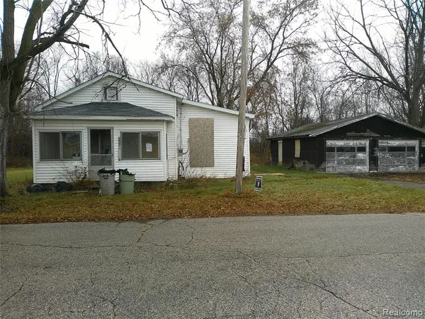 $17,500 | 301 Chesaning Street, St. Charles, MI 48655