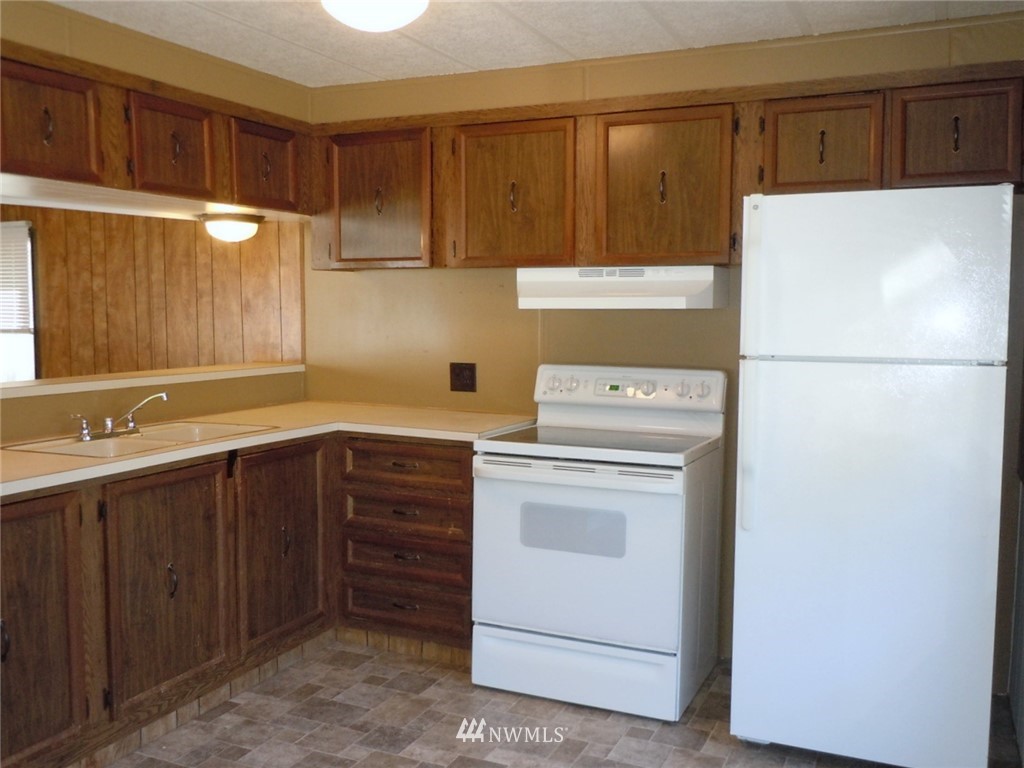 2115 Rocky Point Road Northwest, Unit 14 Bremerton, WA 98312 - Photo 2 of 13 Gallery Image 2