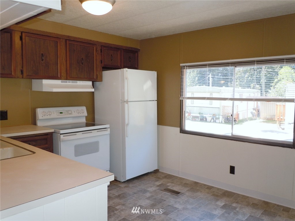 2115 Rocky Point Road Northwest, Unit 14 Bremerton, WA 98312 - Photo 3 of 13 Gallery Image 3