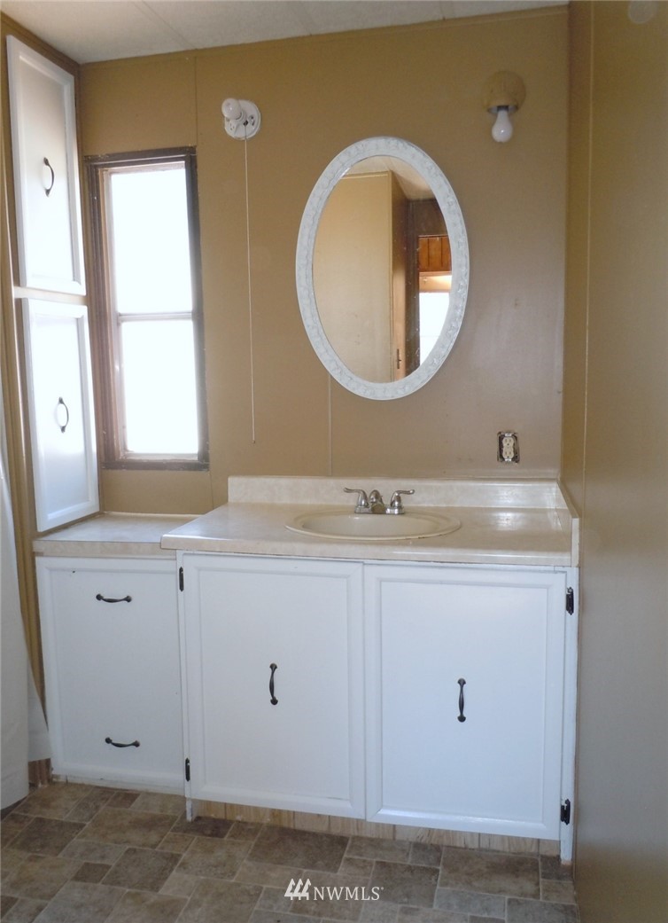 2115 Rocky Point Road Northwest, Unit 14 Bremerton, WA 98312 - Photo 9 of 13 Gallery Image 9