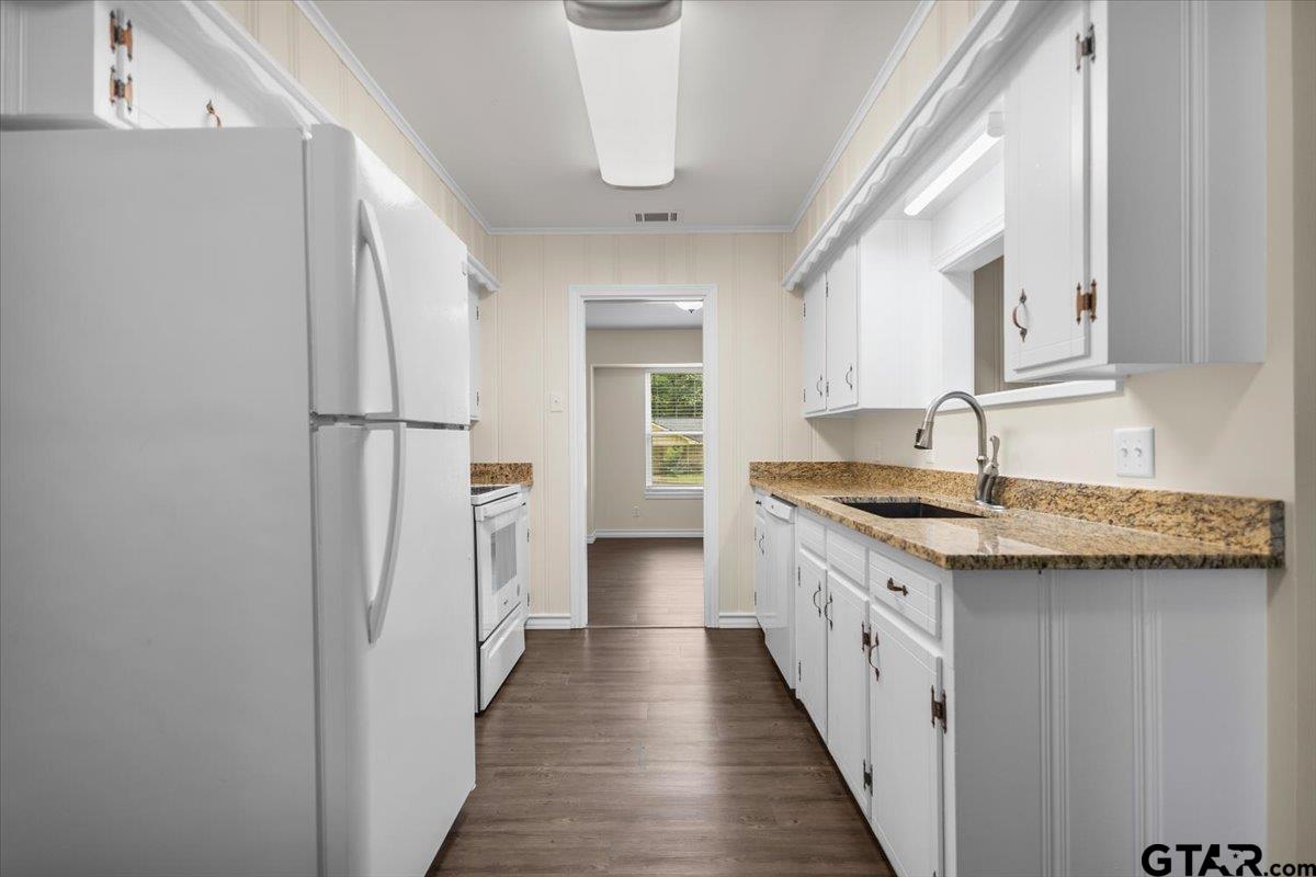 2033 Neeley Street Tyler, TX 75701 - Photo 11 of 46