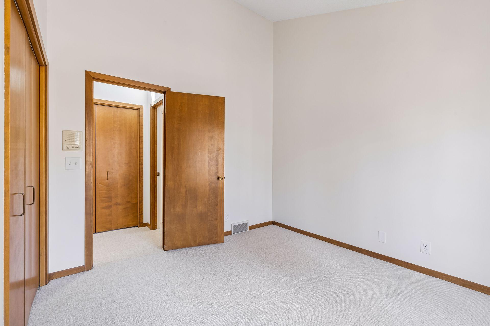 7117 Gleason Road Edina, MN 55439 - Photo 34 of 58 Gallery Image 34