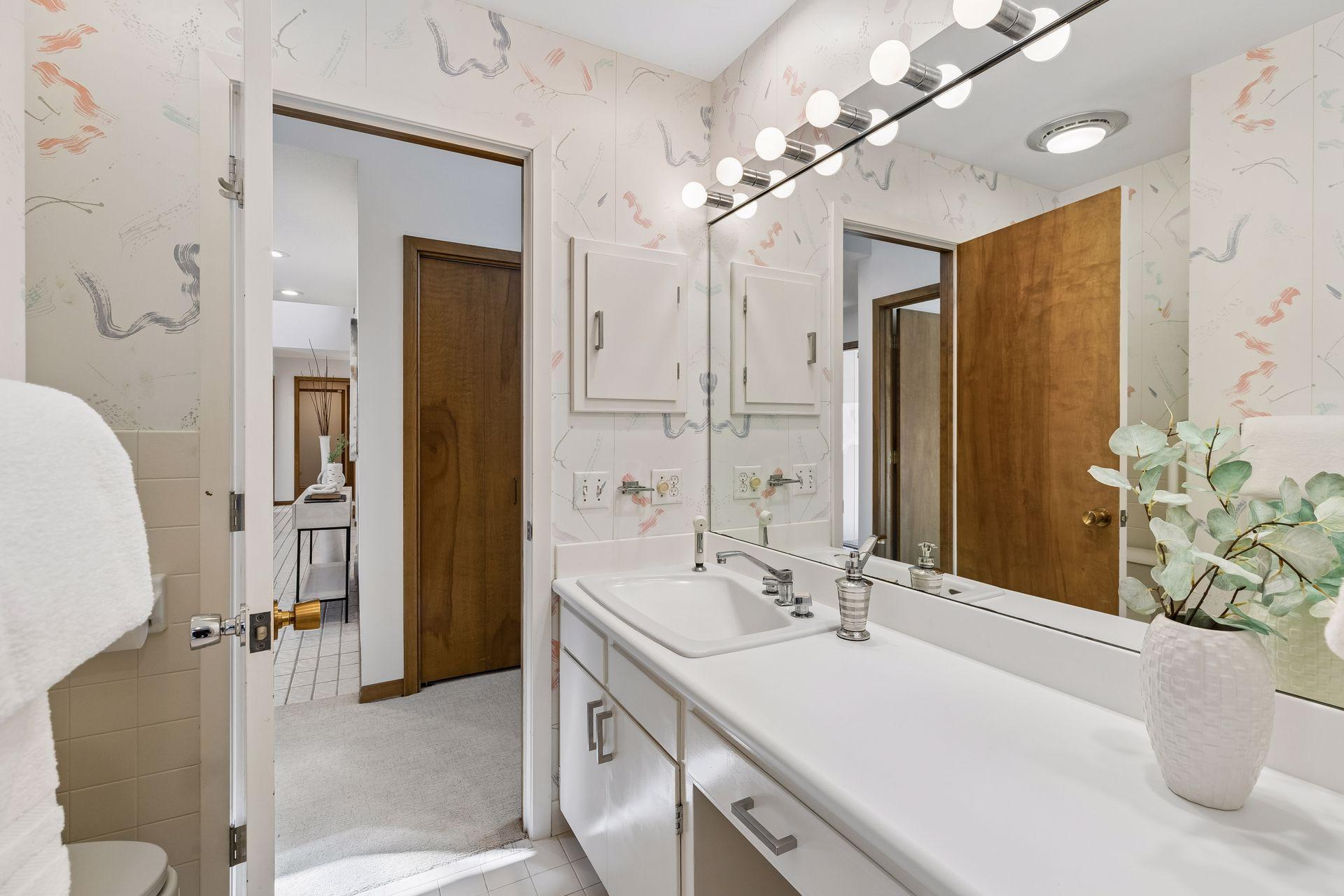 7117 Gleason Road Edina, MN 55439 - Photo 38 of 58 Gallery Image 38