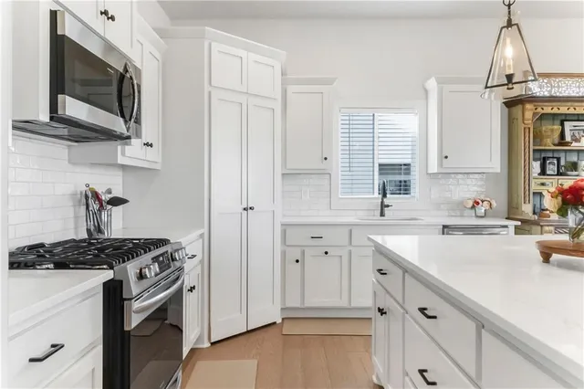 $495,000 | 3116 Southwest Arbor Tree Drive, Lee's Summit, MO 64082