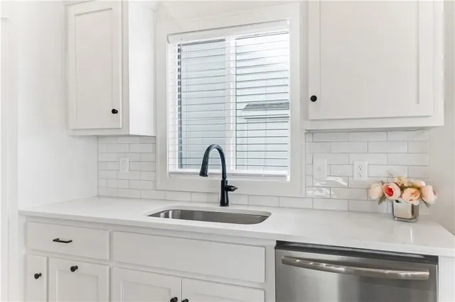 $495,000 | 3116 Southwest Arbor Tree Drive, Lee's Summit, MO 64082