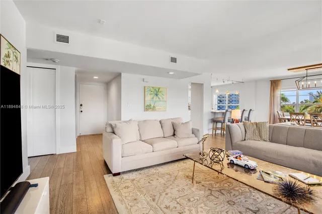 $574,999 | 2500 East Las Olas Boulevard, Unit 408, Fort Lauderdale, FL 33301