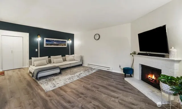 $423,150 | 10424 Northeast 32nd Place, Unit C204, Bellevue, WA 98004