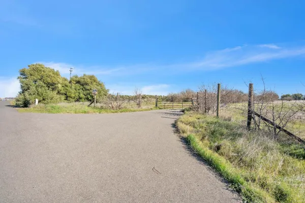 $1,488,000 | 27643 County Road 88, Winters, CA 95694