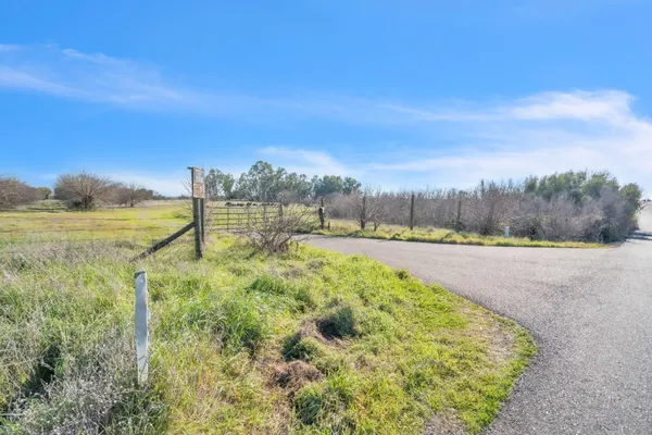 $1,488,000 | 27643 County Road 88, Winters, CA 95694