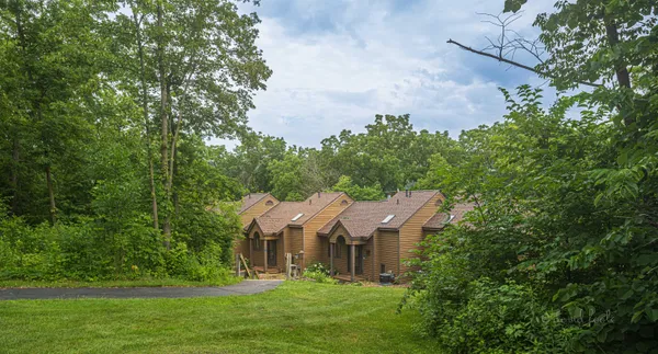 $179,000 | 33 Creekwood Lane, Galena, IL 61036