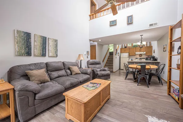 $179,000 | 33 Creekwood Lane, Galena, IL 61036