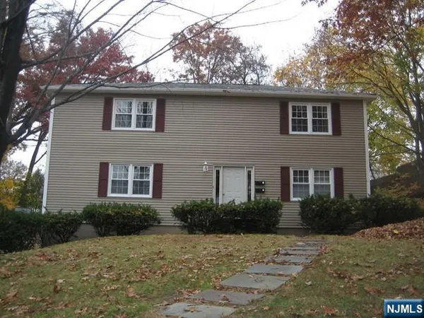 $1,950 | 115 2nd Street, Unit B, Mahwah, NJ 07430