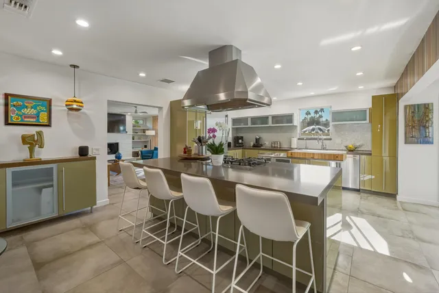 $1,725,000 | 5337 East Lakeside Drive, Palm Springs, CA 92264